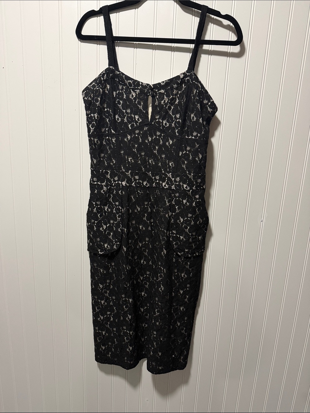 Black Lace Sleeveless Dress with Keyhole Neckline